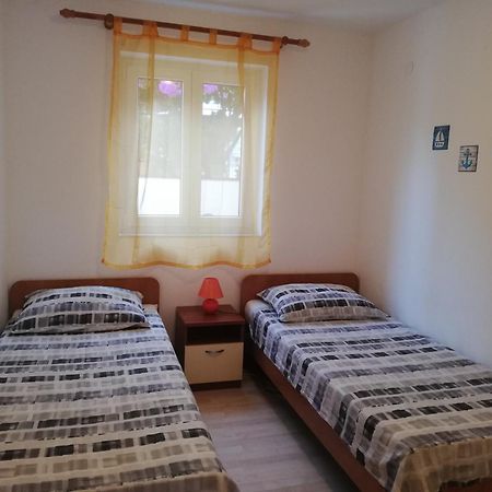 Apartment Sanja Premantura Esterno foto